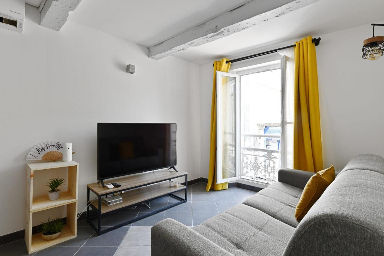 Charming Flat Overlooking The Place De Lenche In - Welkeys * Marseille